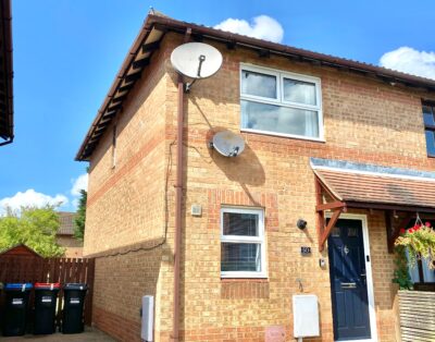 CMK Home + Garden – Free Private Parking, 4 Beds, Fully Equipped